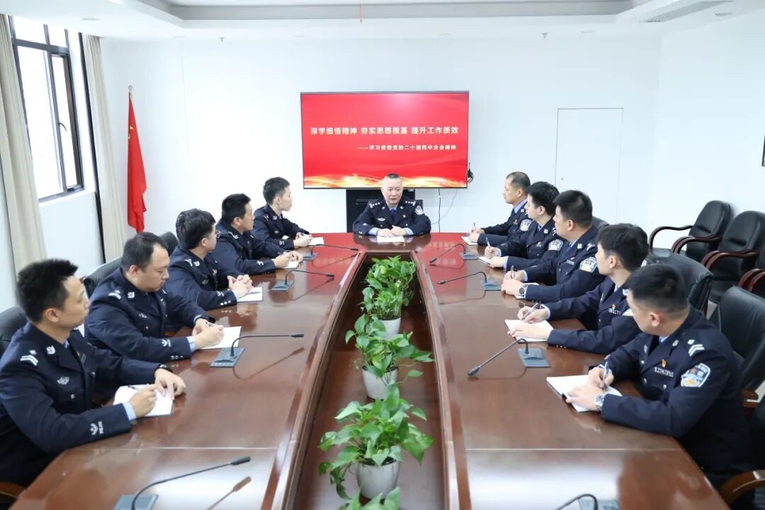 忠诚铸警魂 实干护天平——以“警魂·警盾·警心”三品...